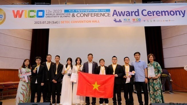 Học sinh Việt Nam xuất sắc giành huy chương Vàng tại Olympic Phát minh và Sáng chế khoa học quốc tế