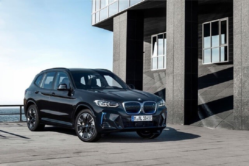 Xe điện BMW iX3 sẽ được ra mắt vào ngày mai 31/7.