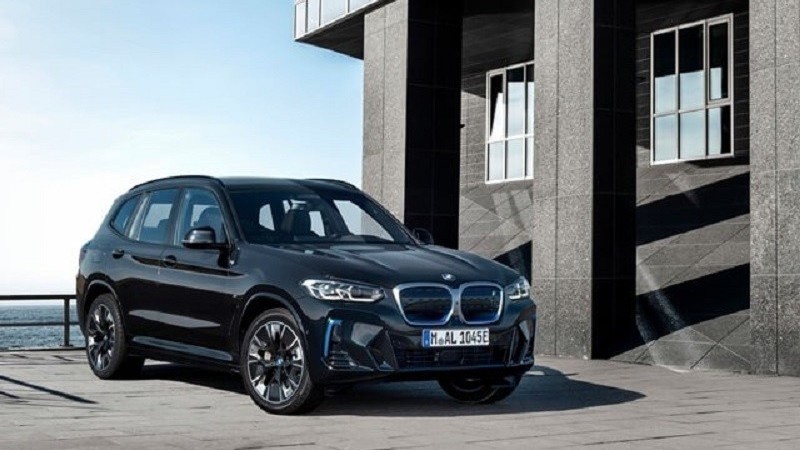 Hôm nay, BMW iX3 và BMW i4 sẽ ra mắt thị trường Việt Nam