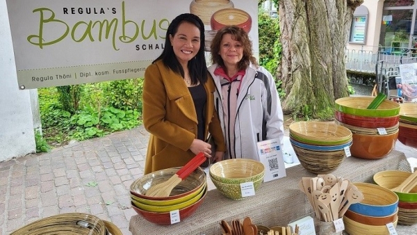 'Vietnam's golden flower bubs' in Marktmeile Sursee of Switzerland