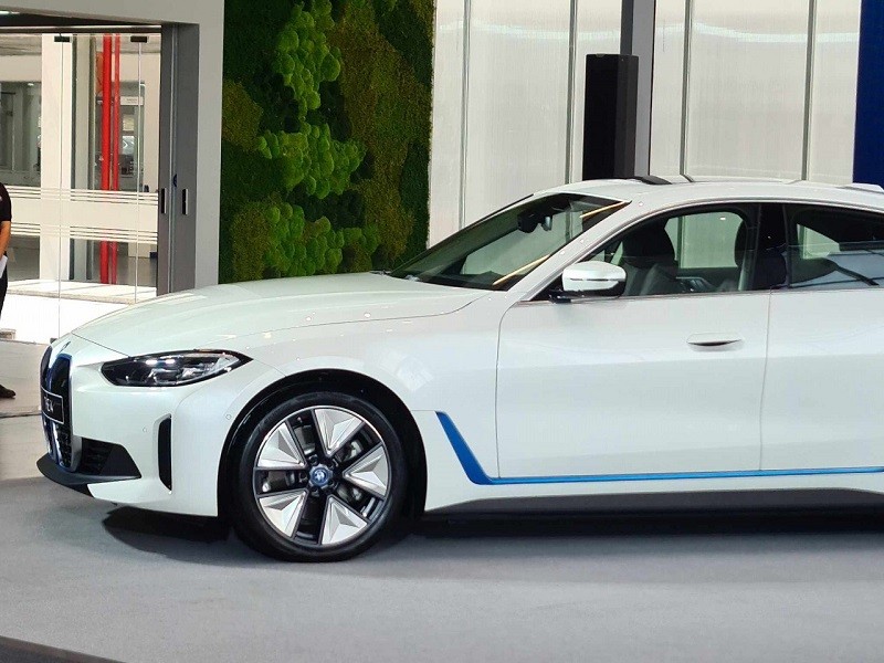 Cận cảnh BMW i4 vừa ra mắt tại Việt Nam, giá bán 3,759 tỷ đồng