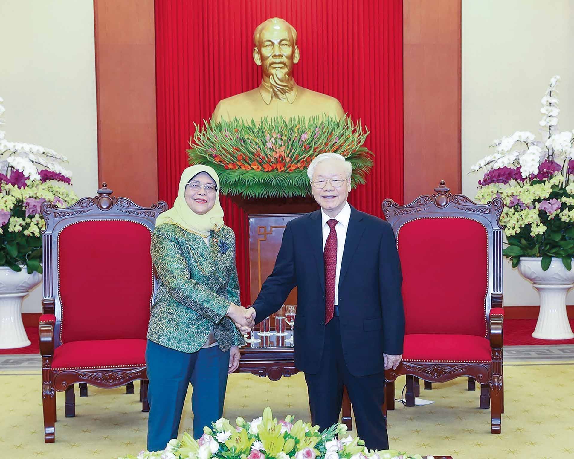 Tổng Bí thư Nguyễn Phú Trọng tiếp Tổng thống Singapore Halimah Yacob, ngày 17/10/2022. Tổng Bí thư Nguyễn Phú Trọng tiếp Tổng thống Singapore Halimah Yacob, ngày 17/10/2022.