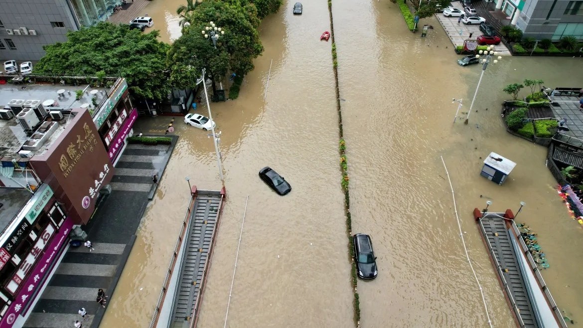 Trung Quốc: Bắc Kinh đối mặt với lũ lụt sau bão Doksuri