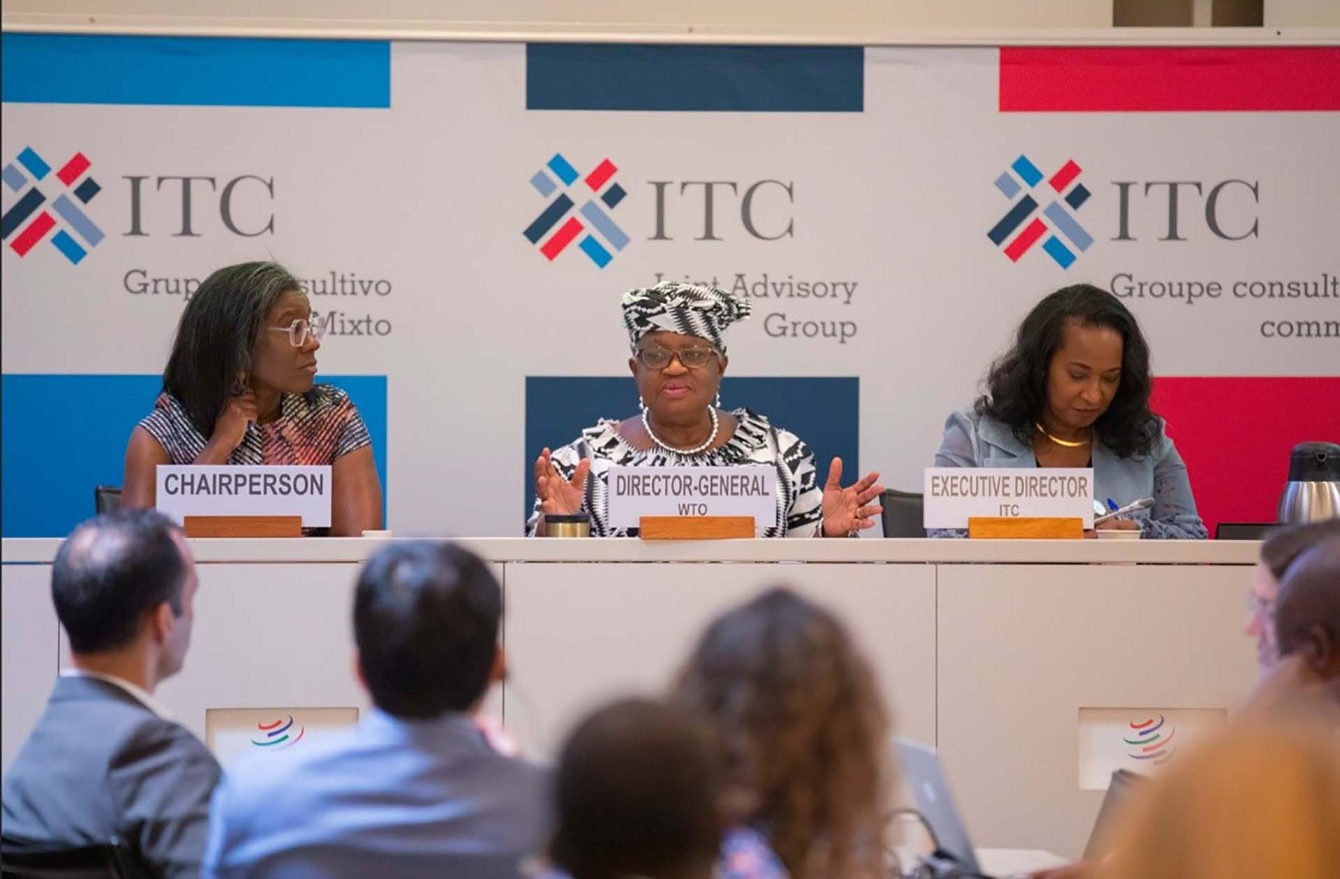 Tổng giám đốc WTO Ngozi Okonjo-Iweala (người ở giữa) phát biểu tại Phiên họp lần thứ 57 Nhóm tư vấn chung của ITC, Geneva ngày 20/7. (Nguồn: ITC)