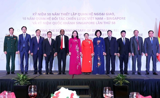 Kỷ niệm 50 năm thiết lập quan hệ ngoại giao và 10 năm quan hệ Đối tác Chiến lược Việt Nam-Singapore Kỷ niệm 50 năm thiết lập quan hệ ngoại giao và 10 năm quan hệ Đối tác Chiến lược Việt Nam-Singapore
