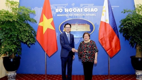 Vietnam, Philippines Foreign Ministries hold first political consultation