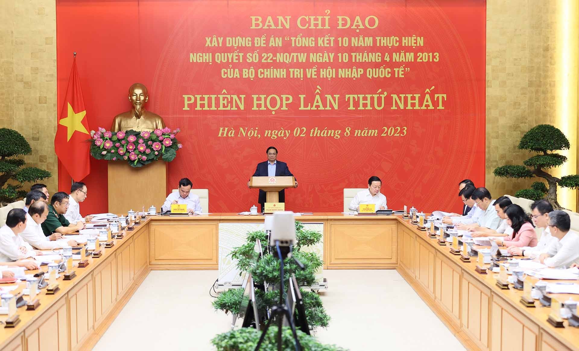 Thủ tướng Phạm Minh Chính chủ trì phiên họp lần thứ nhất Ban chỉ đạo tổng kết 10 năm về hội nhập quốc tế. (Nguồn: TTXVN)