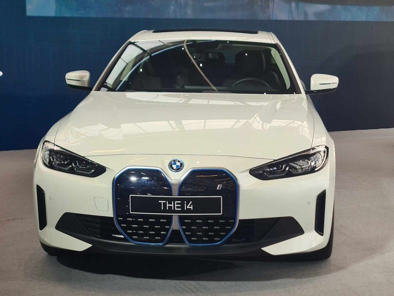 BMW i4 là phiên bản thuần điện của mẫu 4-Series Gran Coupe.