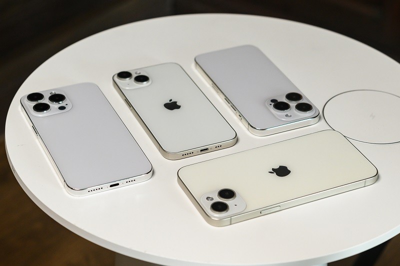 Bản dựng 4 mẫu iPhone 15.