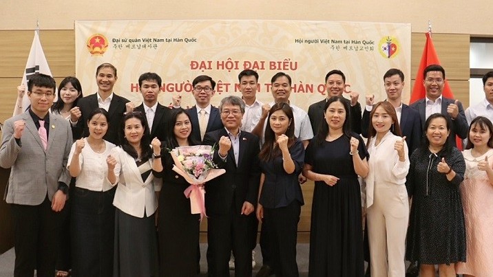 Hội người Việt Nam tại Hàn Quốc ra mắt Ban chấp hành mới