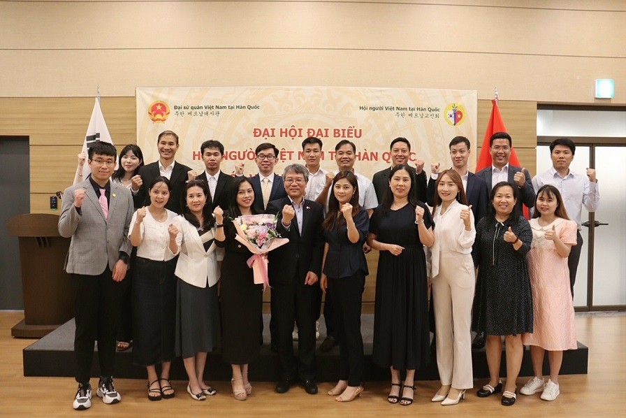 Hội người Việt Nam tại Hàn Quốc ra mắt Ban chấp hành mới