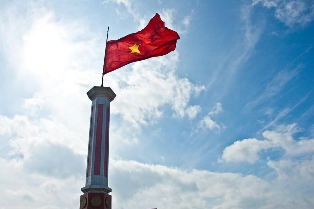 Yêu cầu Philippines xử lý nghiêm vụ phá hoại quốc kỳ Việt Nam