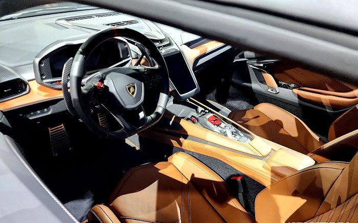 Nội thất Lamborghini Revuelto.