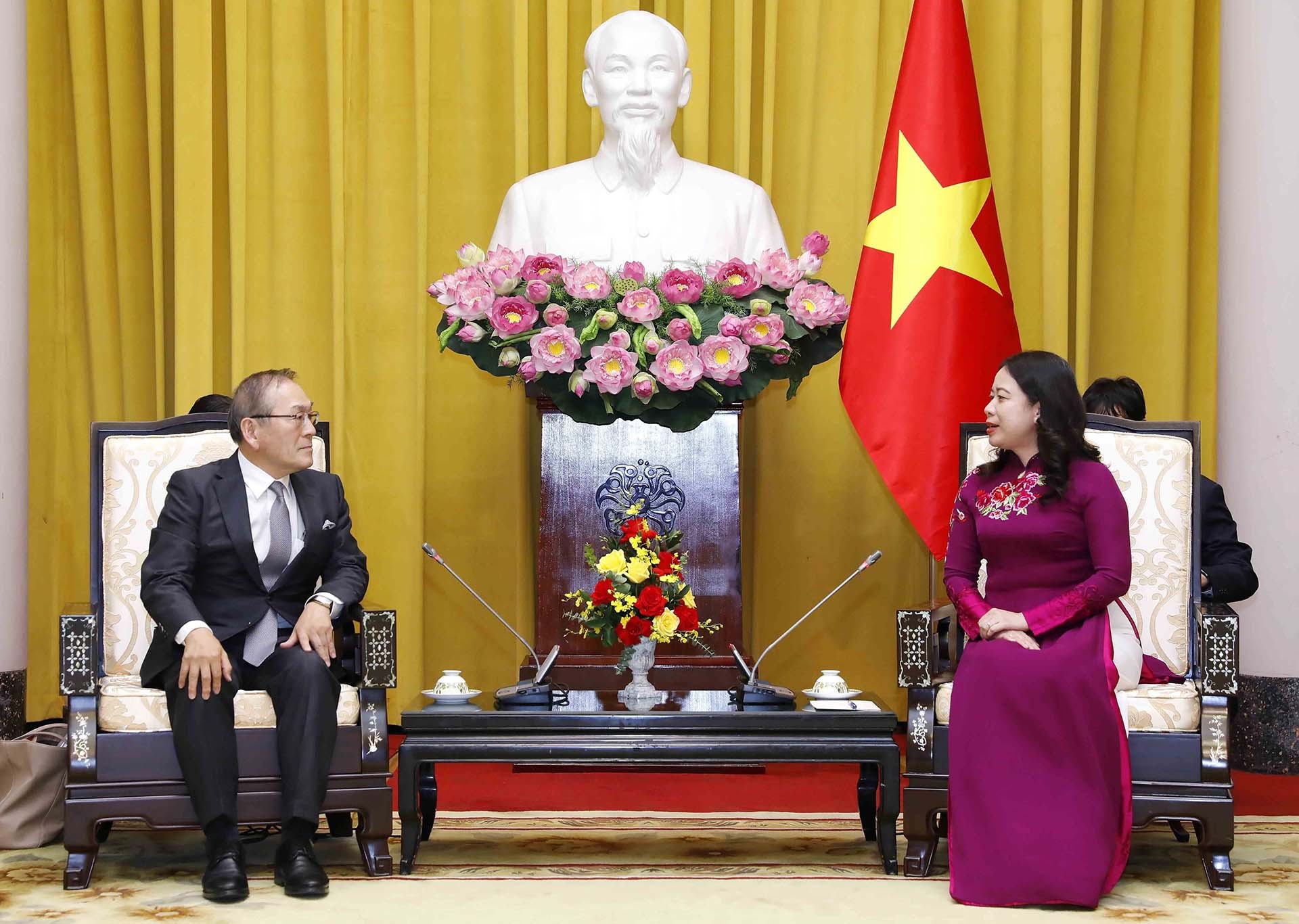 Phó Chủ tịch nước Võ Thị Ánh Xuân tiếp ông Toru Mizutani, Chủ tịch Kyodo News cùng đoàn công tác đang thăm, làm việc tại Việt Nam. (Nguồn: TTXVN)