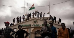 ‘Hạn chót’ tối hậu thư ECOWAS cận kề, chính quyền quân sự Niger cảnh báo đáp trả; Các Đại sứ Niger tại 4 nước ‘nhận lệnh’ dừng nhiệm vụ