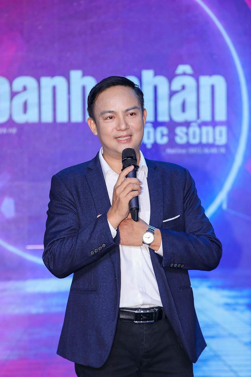 Nhà báo – MC Nguyễn Duy Mạnh và hành trình 2000 áo ấm yêu thương
