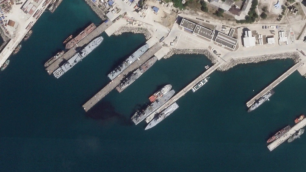 UAV Ukraine tiếp tục tấn công tàu Nga gần Crimea