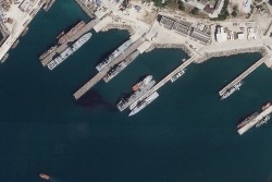 UAV Ukraine tiếp tục tấn công tàu Nga gần Crimea