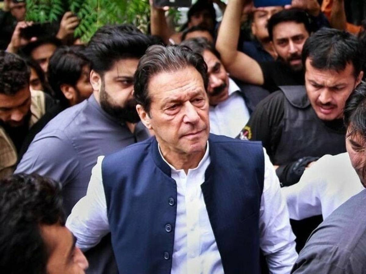 (08.05) Cựu Thủ tướng Pakistan Imran Khan (giữa) đã bị bắt giữ lần thứ hai trong vòng ba tháng qua. (Nguồn: The Nation)