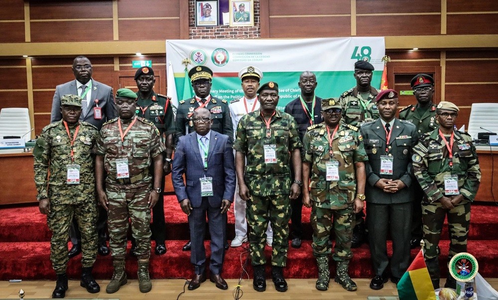 (08.05) Buổi họp giữa Ủy viên Abdel-Fatau Musah và các tướng lĩnh nước thành viên ECOWAS về tình hình Niger ngày 4/8. (Nguồn: NigerianSketch)