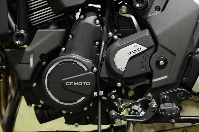 Cận cảnh mô tô CFMoto 700 CL-X vừa ra mắt tại Việt Nam, giá bán 169 triệu đồng