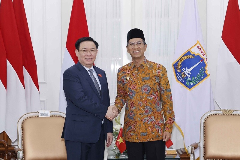 Chủ tịch Quốc hội Vương Đình Huệ tiếp Thống đốc Đặc khu Thủ đô Jakarta