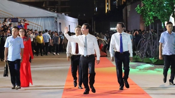 President Vo Van Thuong attends HCM City River Festival