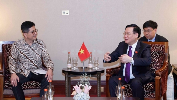 NA Chairman Vuong Dinh Hue receives Head of Indonesian Chamber of Commerce and Industry