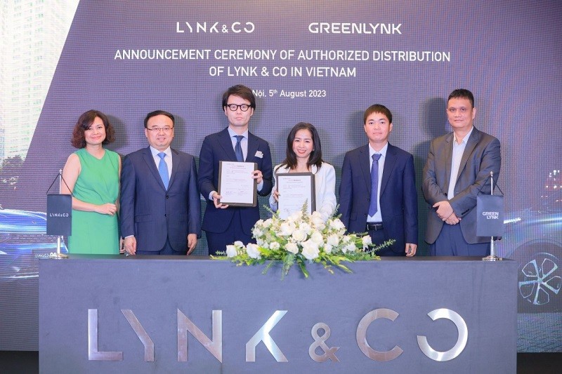 Lynk & Co Automobile International Sales Co.Ltd (Lynk & Co) đã tổ chức buổi Lễ công bố phân phối chính thức Lynk & Co tại thị trường Việt Nam với Công ty cổ phần GreenLynk Automotives.