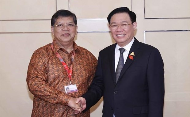 NA Chairman Vuong Dinh Hue meets Malaysian, Cambodian legislative leaders in Jakarta