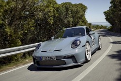 Cận cảnh Porsche 911 S/T 2024 số lượng giới hạn 1.963 chiếc trên toàn cầu