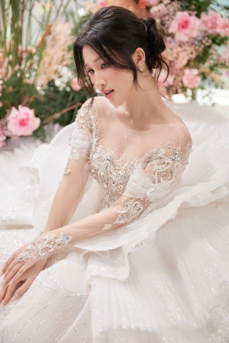 Váy Cưới Phong Cách Minimalist: Vẻ đẹp trang nhã đan xen sự tối giản hiện  đại - Ether Bridal