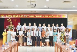 Tìm giải pháp thu hút nguồn lực kiều bào phục vụ phát triển du lịch Viêt Nam