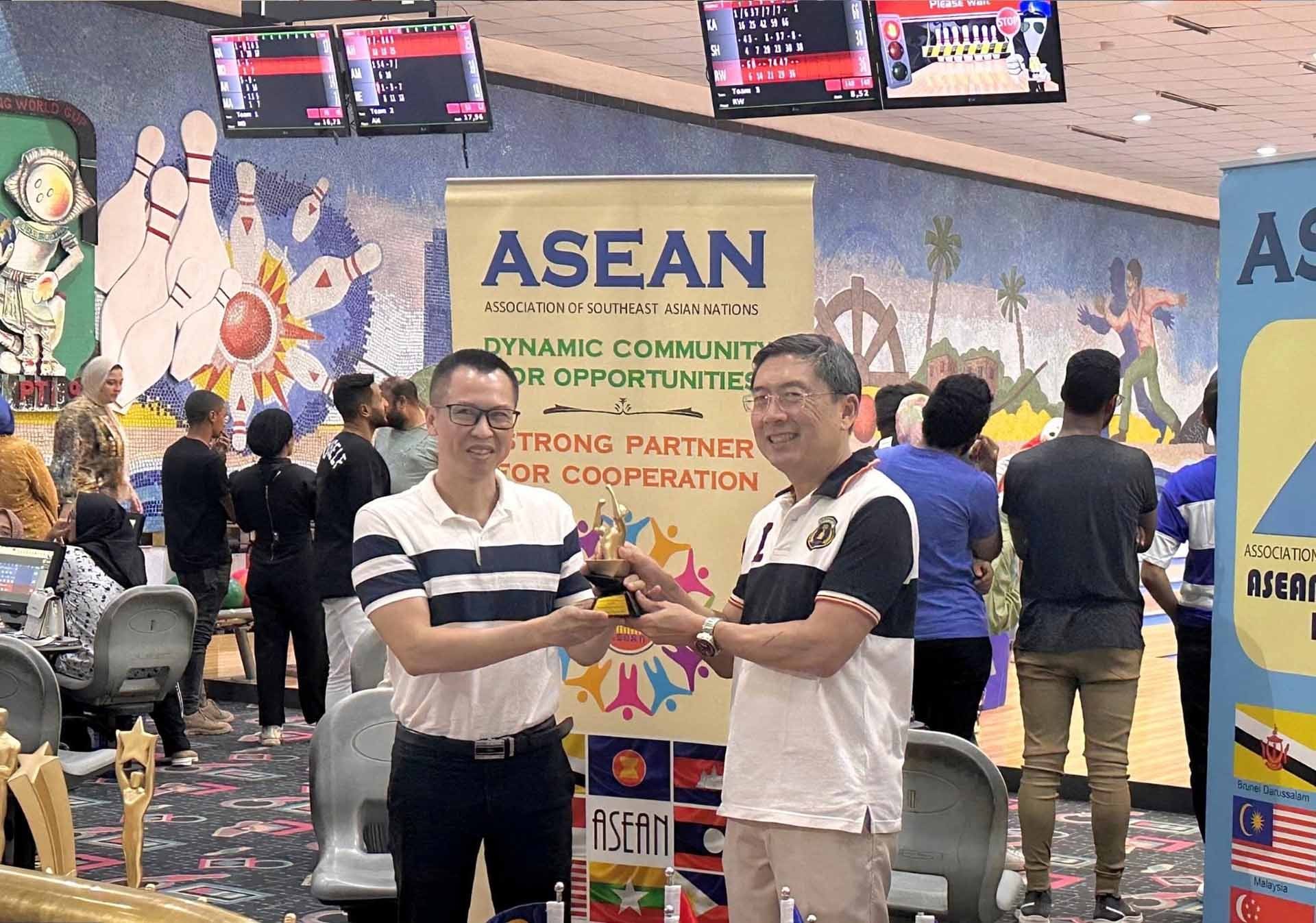 Đại sứ quán Việt Nam tại Ai Cập tham dự Giải Bowling hữu nghị ASEAN