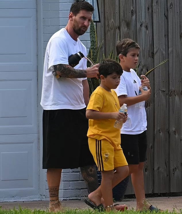 The Argentinian striker carried a pot of Yerba Maté tea, Messi's favorite traditional drink from home.  The two sons Thiago and Mateo walked next to their father, while the youngest boy Ciro clung to his mother.