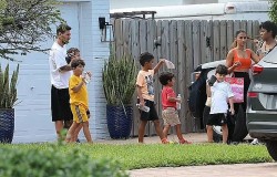 Hình ảnh gia đình Messi đến thăm nhà bạn ở bang Florida, Mỹ
