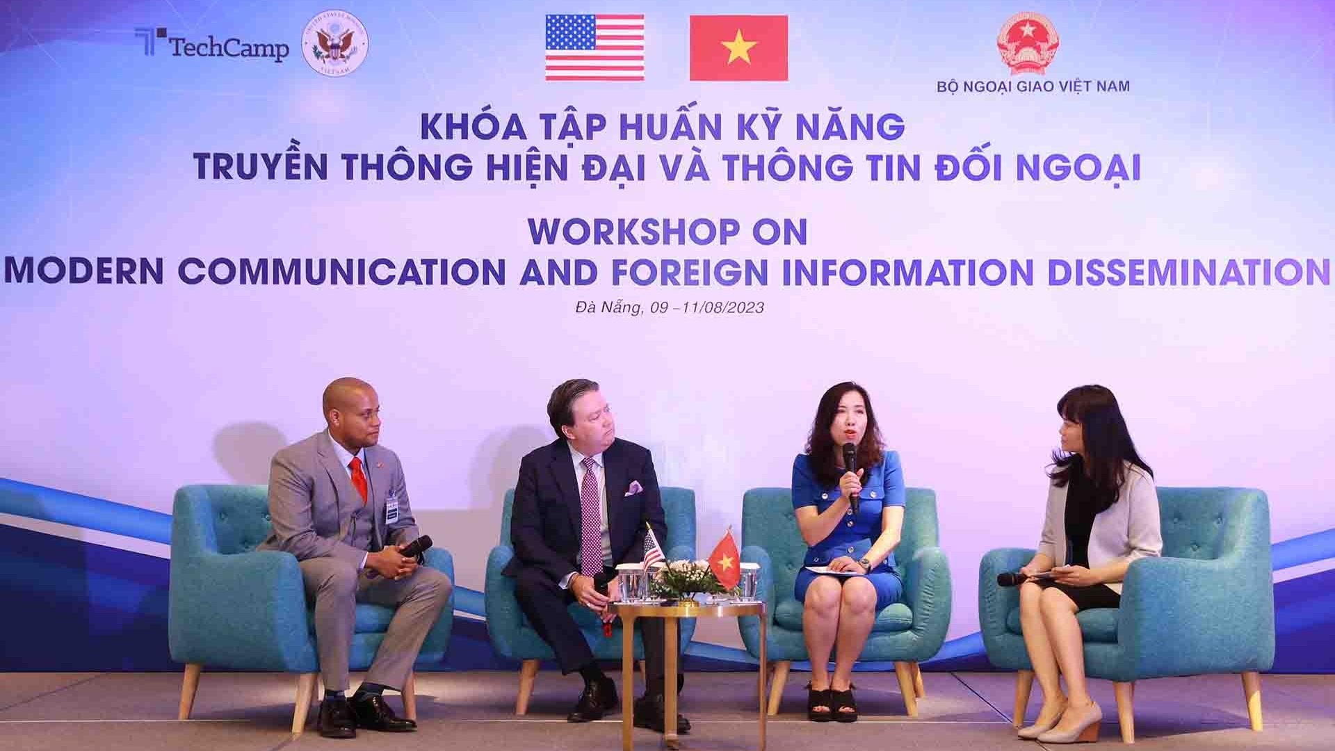 Bộ Ngoại giao phối hợp với Đại sứ quán Hoa Kỳ tổ chức khoá tập huấn kỹ năng truyền thông hiện đại và thông tin đối ngoại