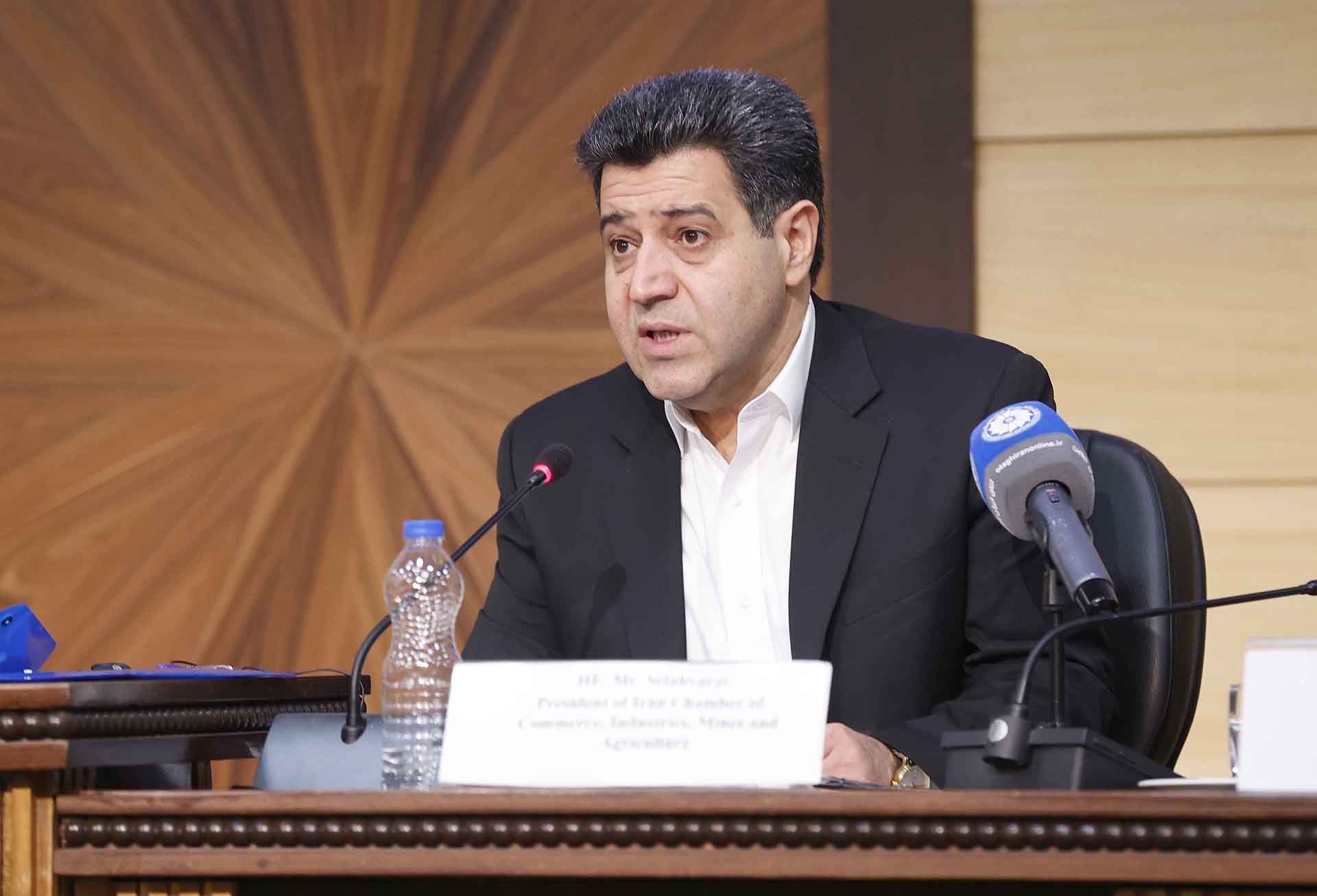 Ông Selahvarzi, Chủ tịch Phòng Thương mại, công nghiệp, mỏ và nông nghiệp Iran (ICCIMA) phát biểu. (Nguồn: TTXVN)