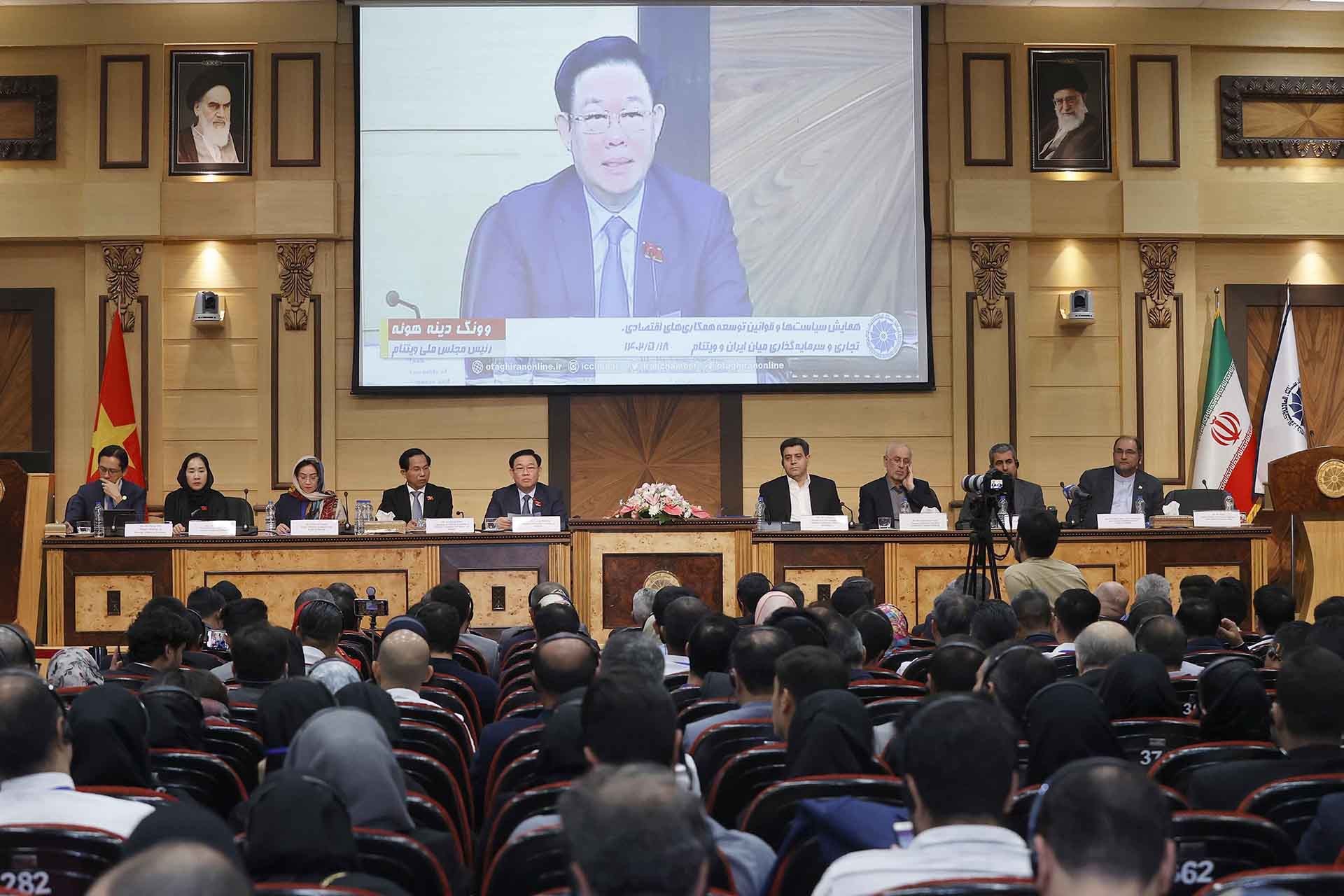 Chủ tịch Quốc hội Vương Đình Huệ phát biểu. (Nguồn: TTXVN) Chủ tịch Quốc hội Vương Đình Huệ phát biểu. (Nguồn: TTXVN)
