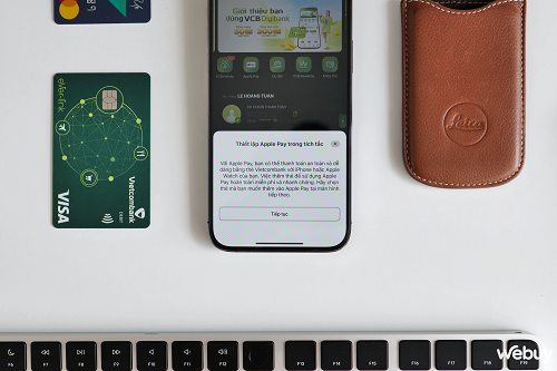Chúng tôi thử nghiệm với ứng dụng Vietcombank đầu tiên, ngay khi mở ứng dụng lên, người dùng sẽ được giới thiệu tính năng thiết lập Apple Pay trong tích tắc.