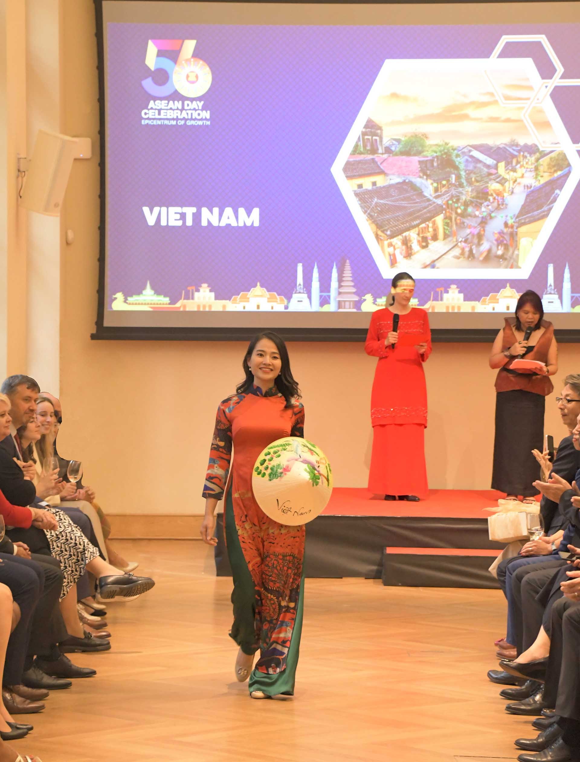 Đại sứ quán Việt Nam tại Czech tham dự lễ kỷ niệm 56 năm ngày thành lập ASEAN