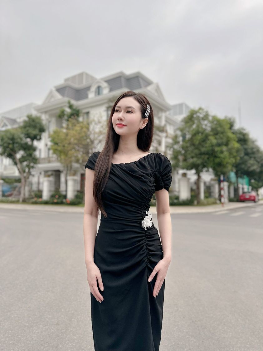 Diễn viên Hương Giang phim Làng trong phố