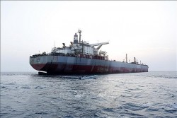 Hoàn thành việc hút dầu ra khỏi con tàu đắm ngoài khơi Yemen