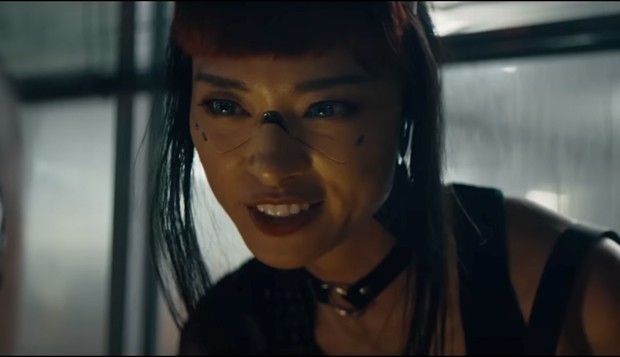 Ngô Thanh Vân trong vai Kami, phim ''The Creator.'' (Ảnh chụp từ trailer)