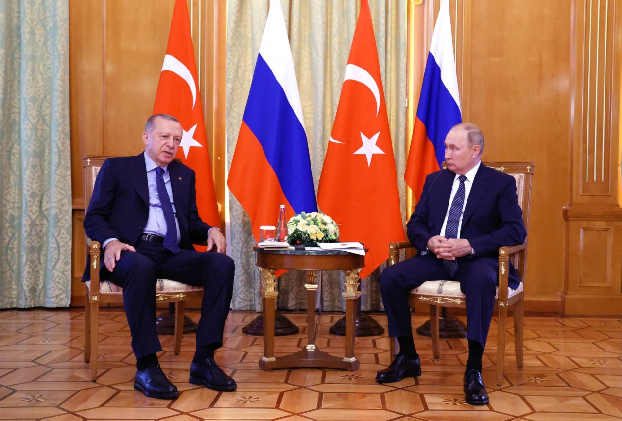 Tổng thống Thổ Nhĩ Kỳ Recep Tayyip Erdogan và người đồng cấp Nga Vladimir Putin trong cuộc gặp tại Sochi ngày 5/8/2022. (Nguồn: Reuters)