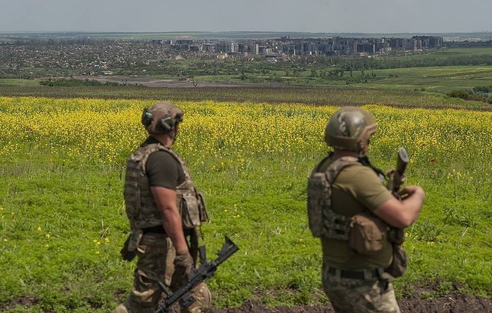 (08.14) Quân đội Nga tiếp tục triển khai nhiều hoạt động để ngăn chặn đà phản công của Ukraine. (Nguồn: AP)