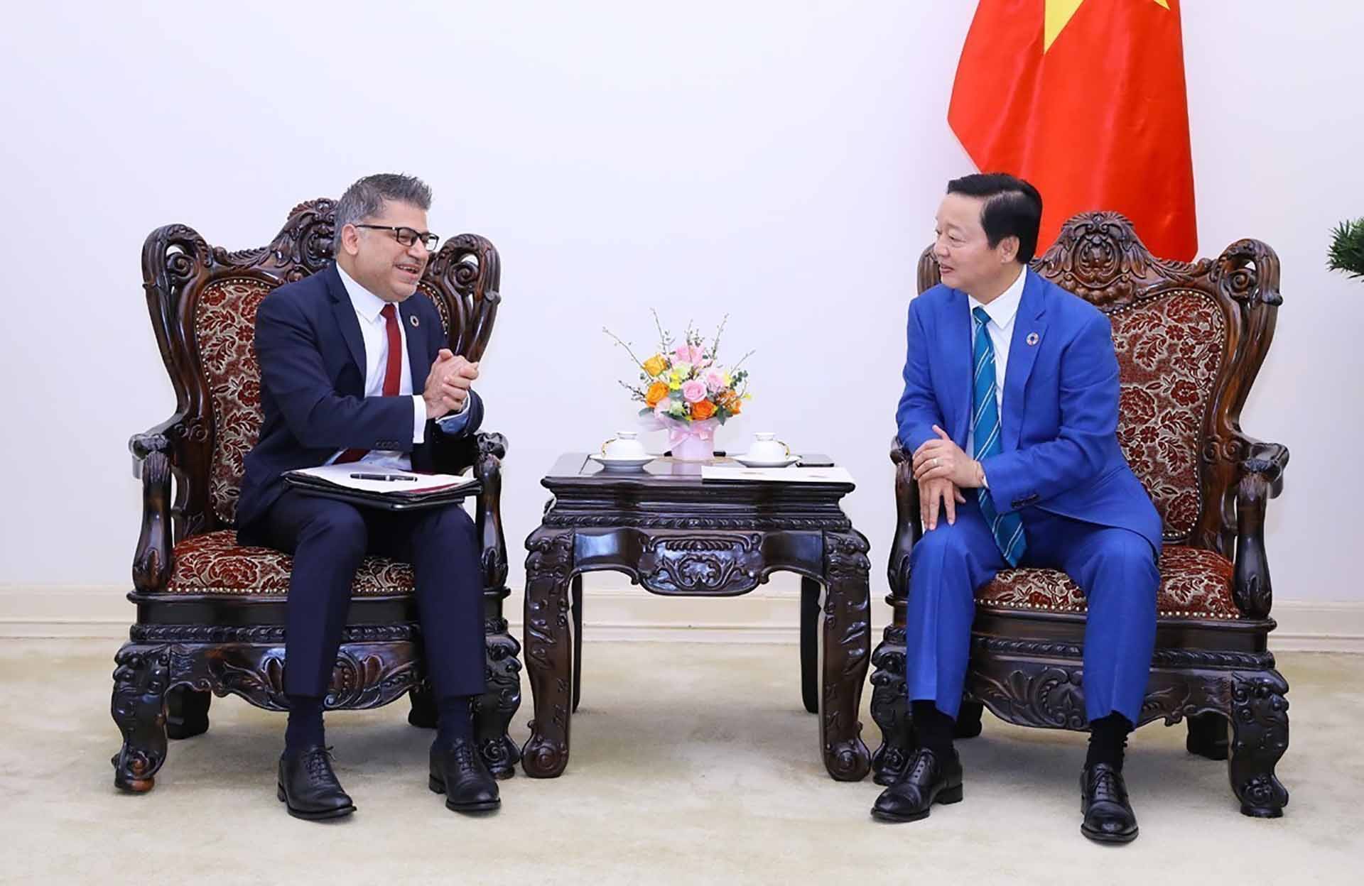 Phó Thủ tướng Trần Hồng Hà tiếp Chủ tịch kiêm Tổng giám đốc AstraZeneca Việt Nam