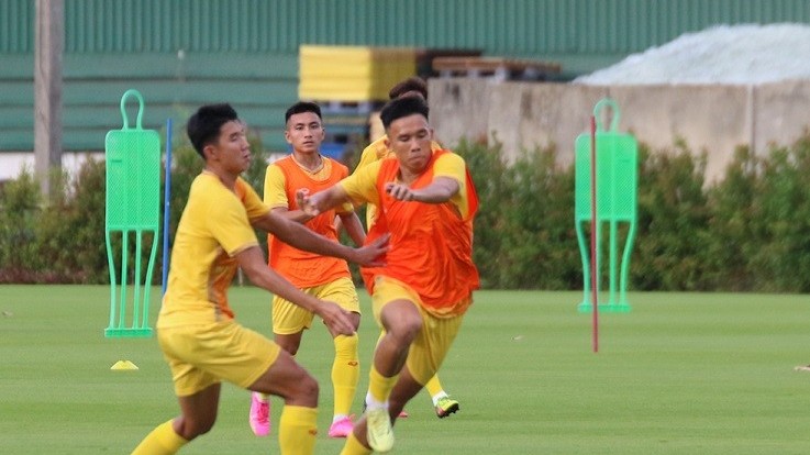 Trận giao hữu U23 Việt Nam vs U23 Bahrain diễn ra trên sân không có khán giả và báo chí