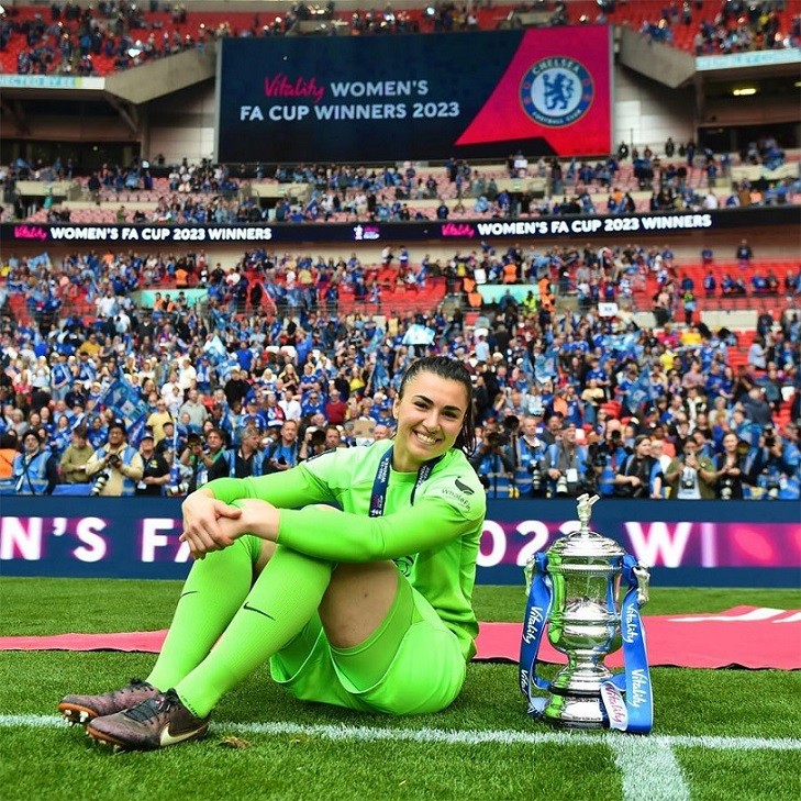 Musovic gặt hái được nhiều thành công ở Chelsea khi đội nữ 3 năm liên tiếp vô địch Anh, giành hai FA Cup.