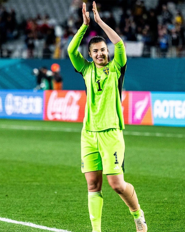 Trong trận tứ kết với tuyển nữ Nhật Bản, Musovic tiếp tục là chốt chặn đáng tin cậy ở khung thành, góp công lớn vào chiến thắng 2-1 của tuyển nữ Thụy Điển. Hôm nay (15/8), cô và các đồng đội bước vào bán kết gặp Tây Ban Nha. Ở kỳ World Cup 2019, cô và các đồng đội xếp thứ 3. 